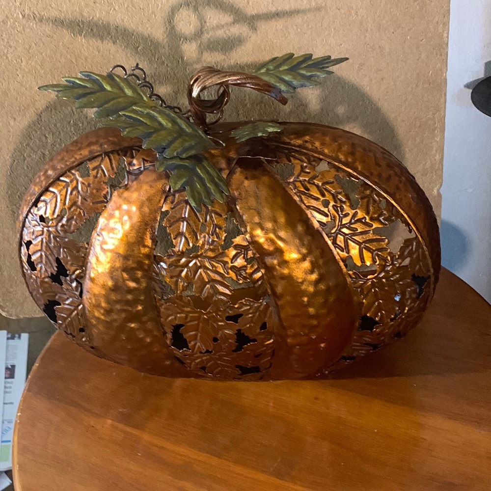 Pumpkin metal tea-light candle